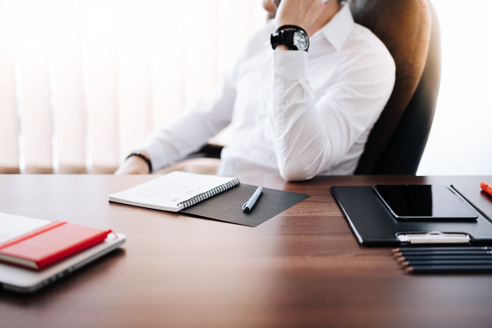 How to Get Out of the CEO Bubble? [7 Highly Effective Strategies]